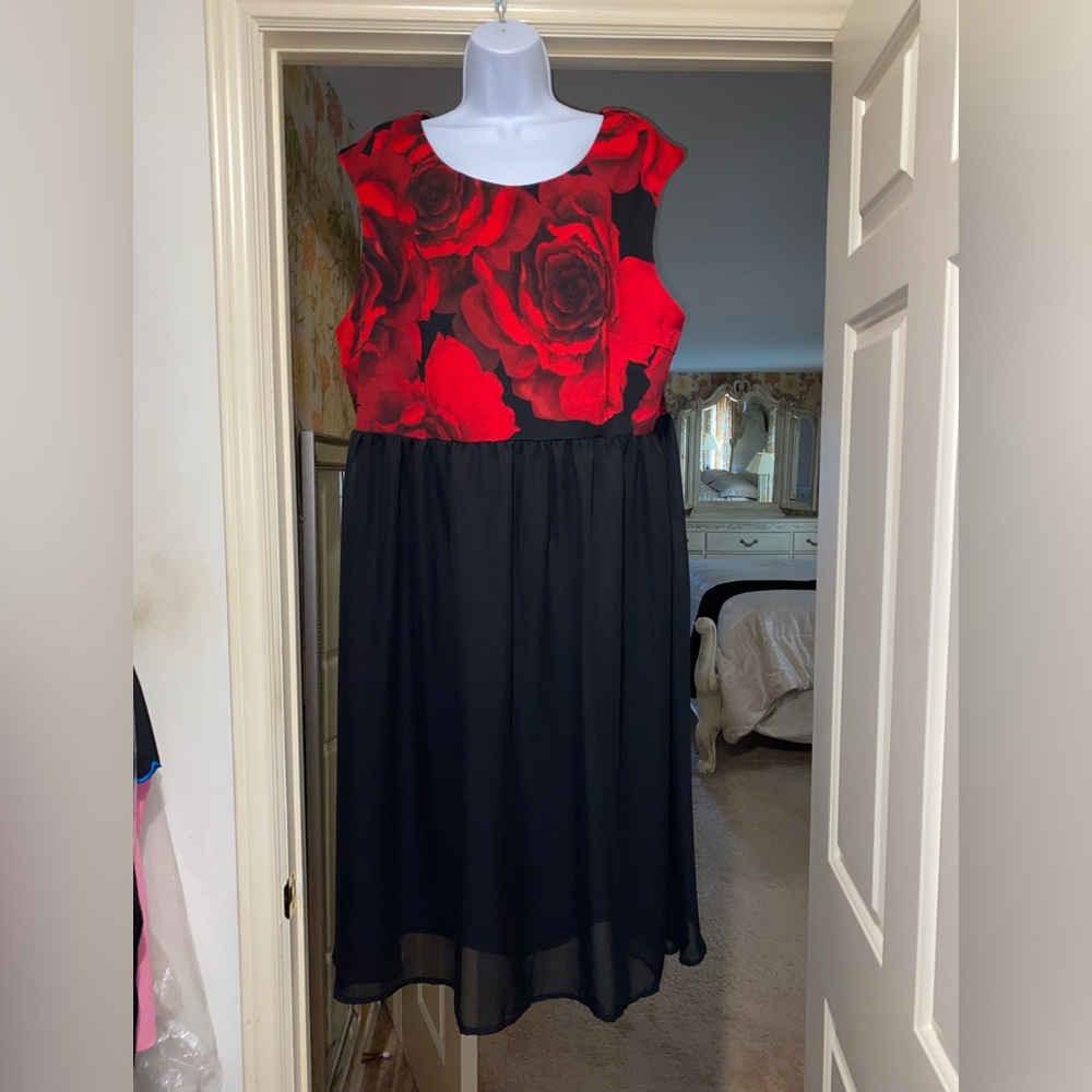 Beautiful Cocktail Dress - Size 2XL